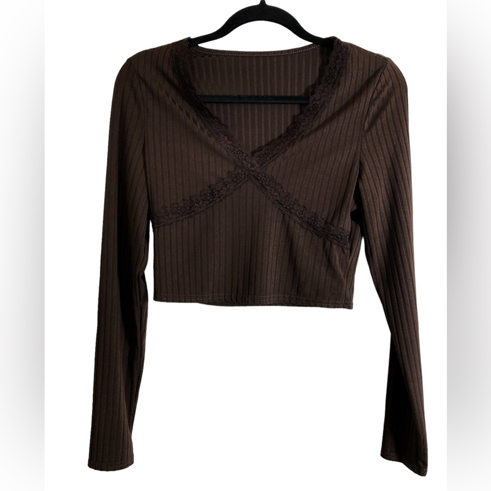 Ribbed Cropped Lace V-Neck Top Large